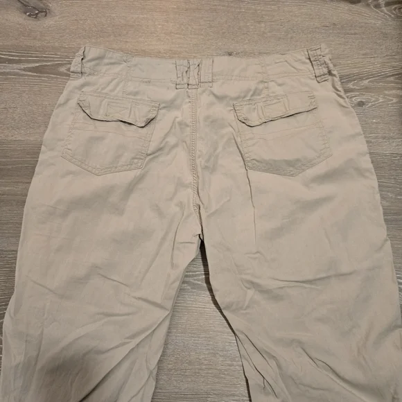 Capris - Picture 2 of 4